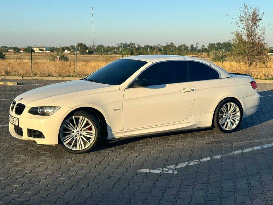 BMW 320i Cabrio E93