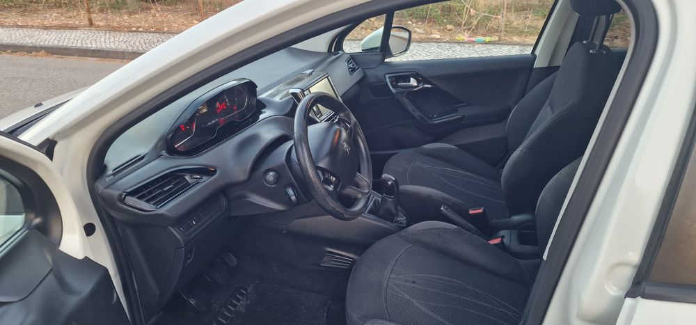 Peugeot 208 1.4 hdi