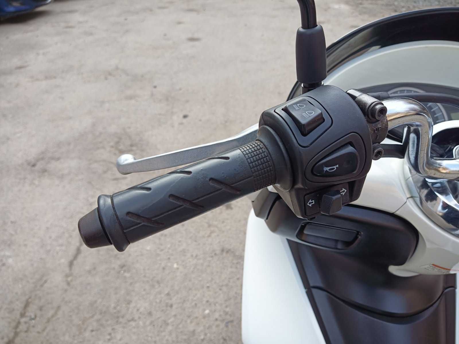 Honda PCX 125 скутер