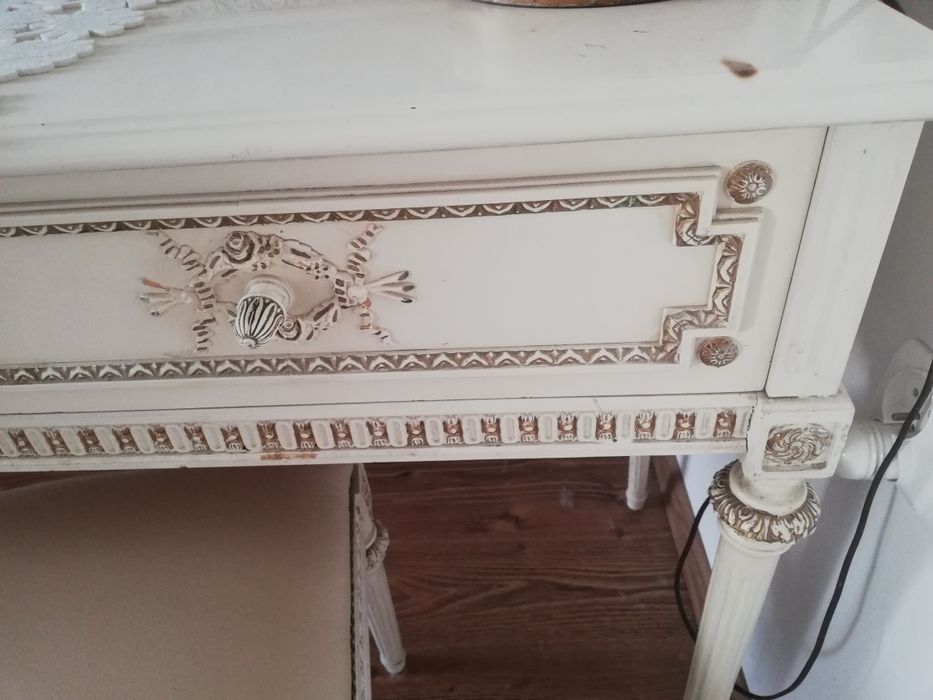 Białe meble sypialnia włoska toaletka nowa cena prl  łóżko 200x220