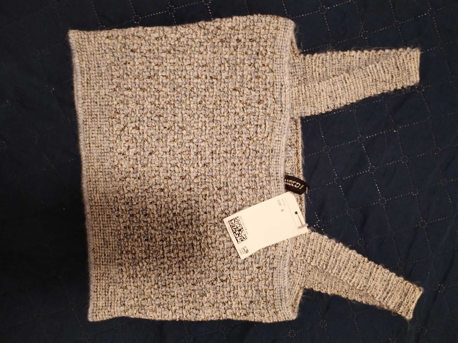 Top novo com etiqueta