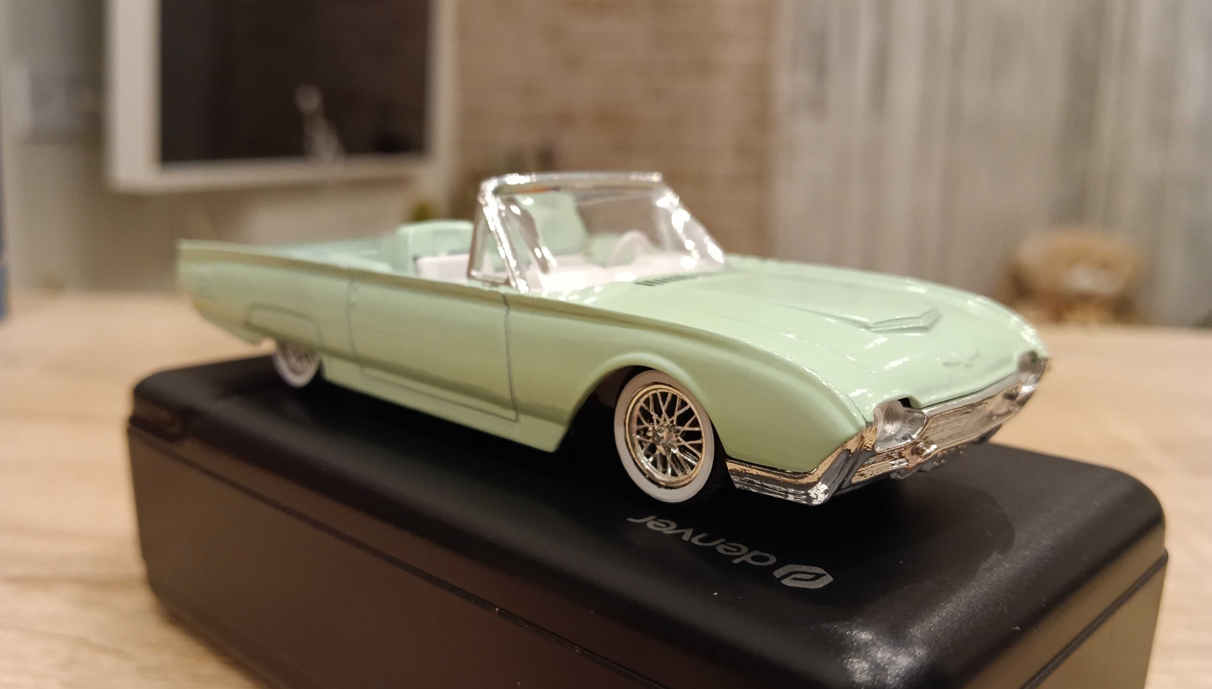 Модель 1961 Ford Thunderbird - Solido 1:43