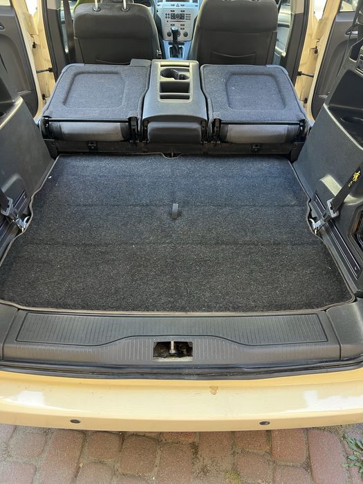 Опель Зафира Б 2013 рік 7 місць 1.6 газ/бенз рестайлинг