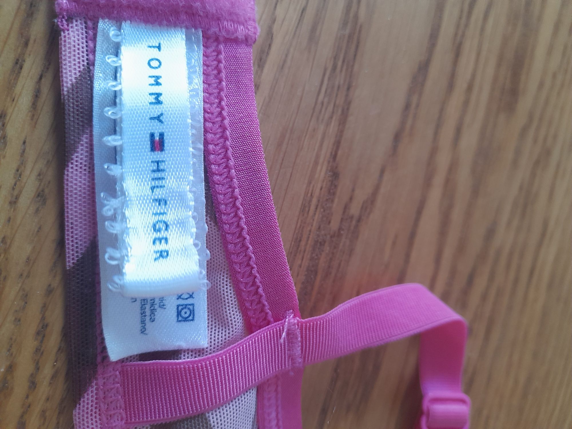 Biustonosz Tommy Hilfiger 85 B, us/uk 38