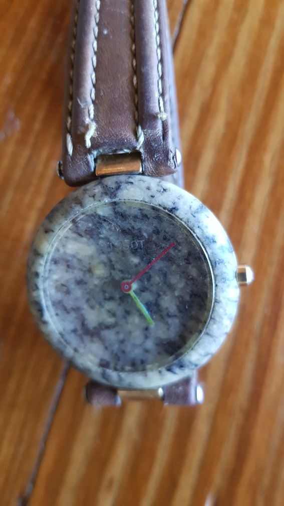 Relógio em mármore da tissot