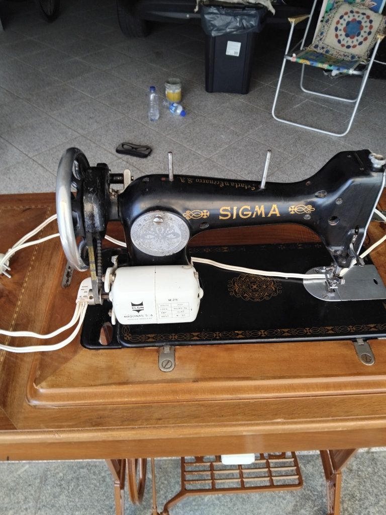 Máquina de costurar SIGMA