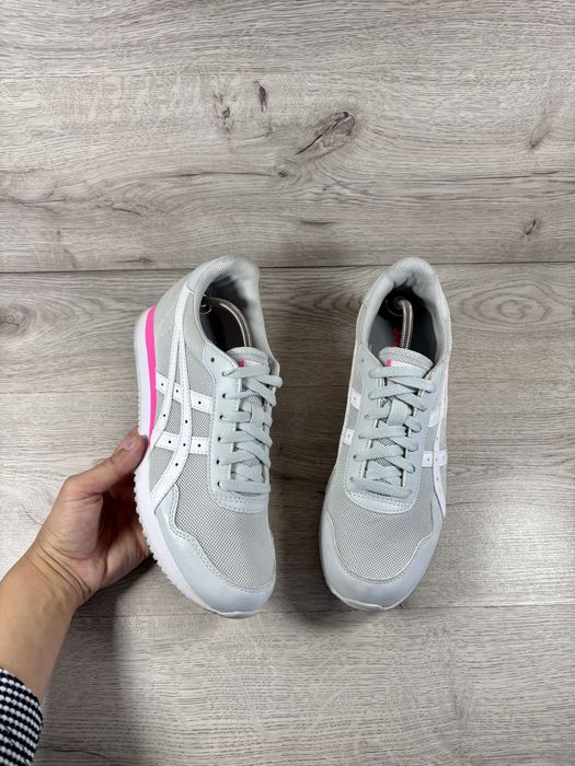 Жіночі кросівки Asics