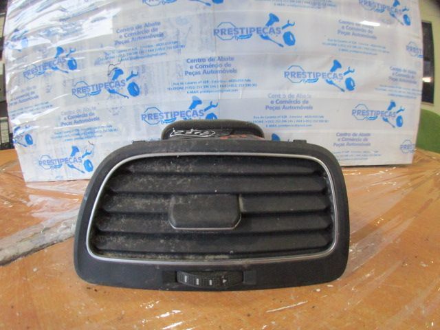 Grelha Friso 5G1819704 VW GOLF 7 2013 1.2TSI 105CV 5P PRETO FD GRE VENTILAÇÃO