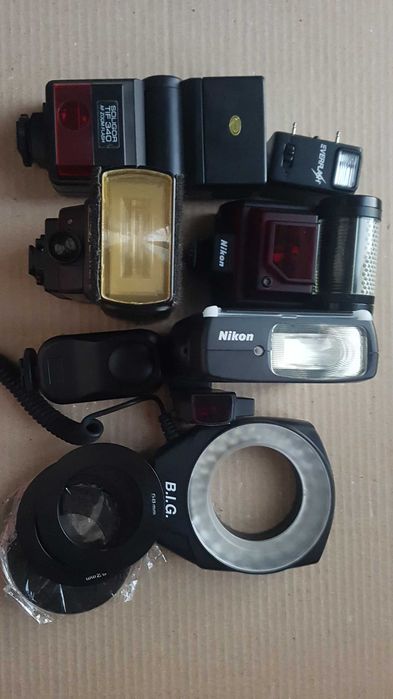 Фотоспалахи для Canon та Nikon