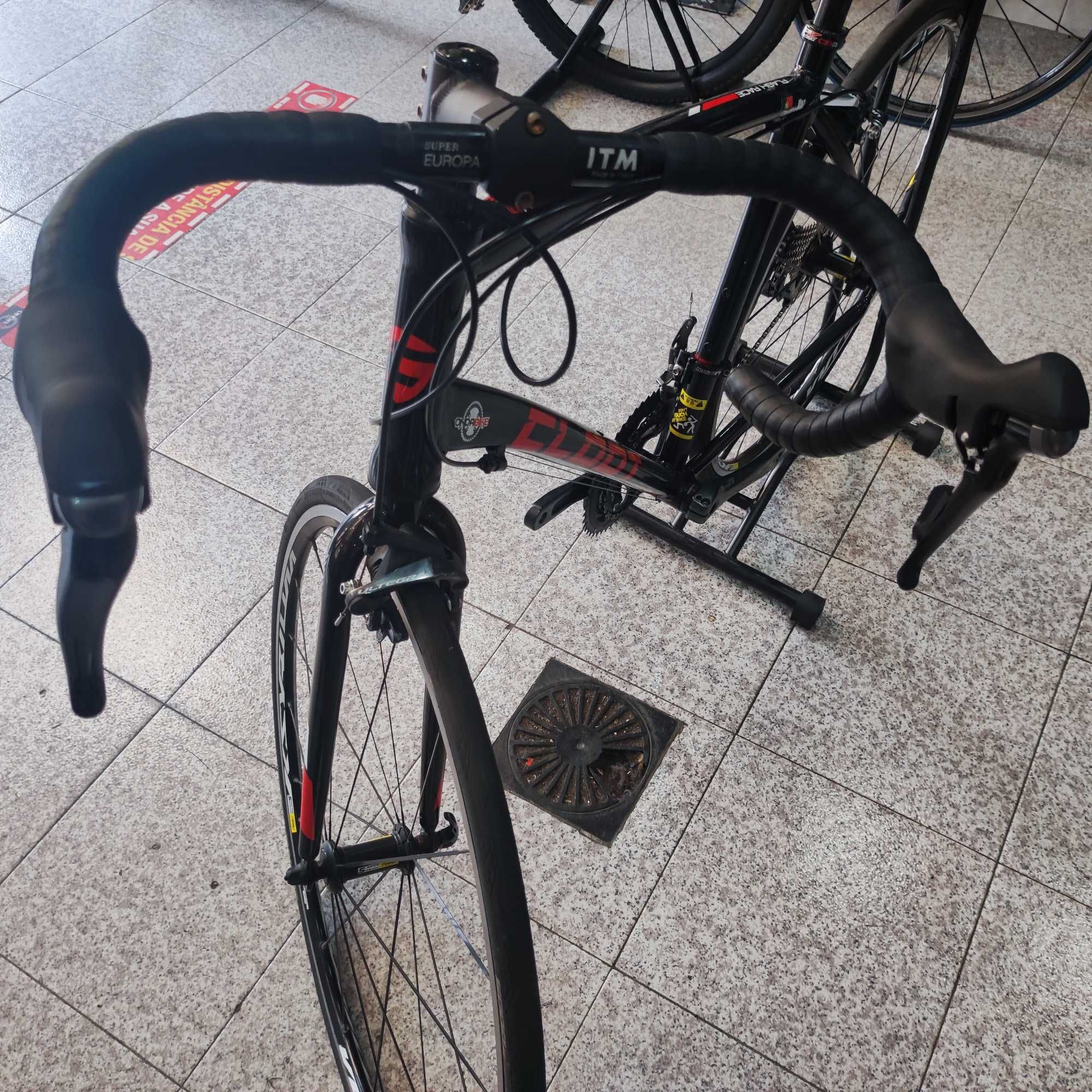 Vendo bicicleta estrada marca cloot