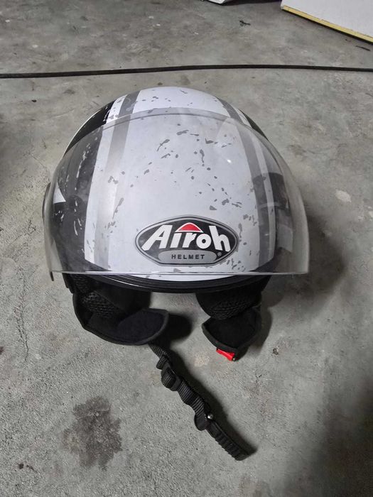 3 Capacetes como novos 2 com intercomunicador