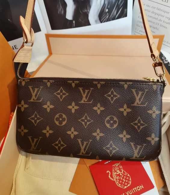 Louis Vuitton Pochette Accessories Monogram