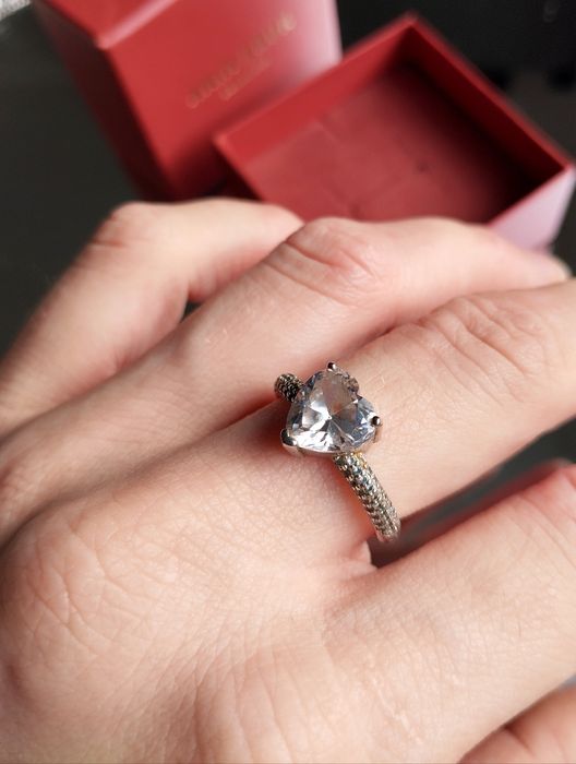 Pierścionek Ania Kruk z cyrkoniami zaręczynowy serce serduszko