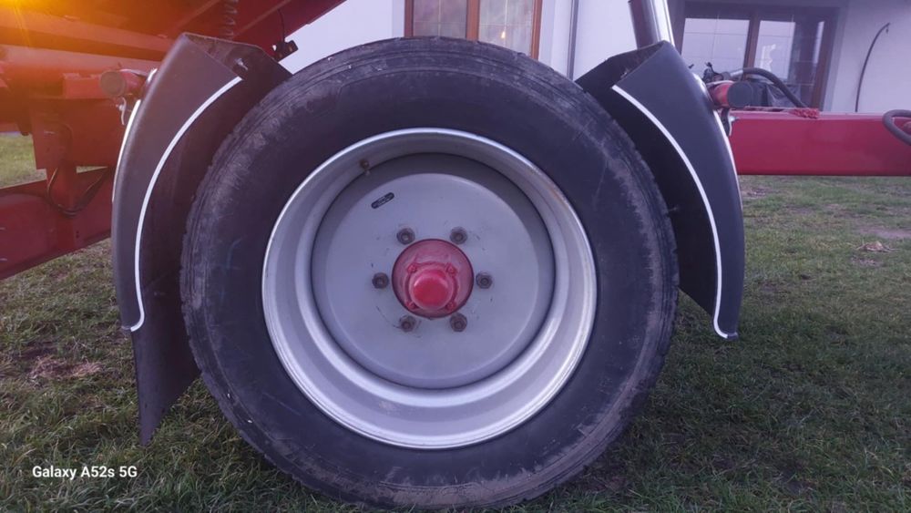 Przyczepa jednoosiowa wywrotka