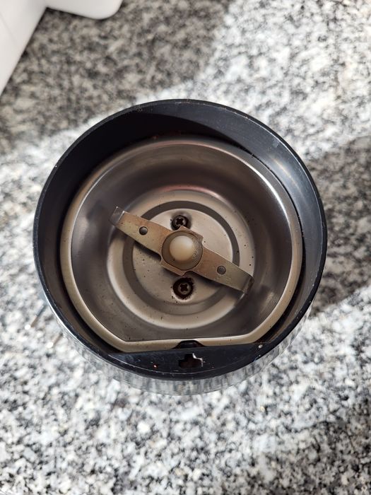 Moinho elétrico de café