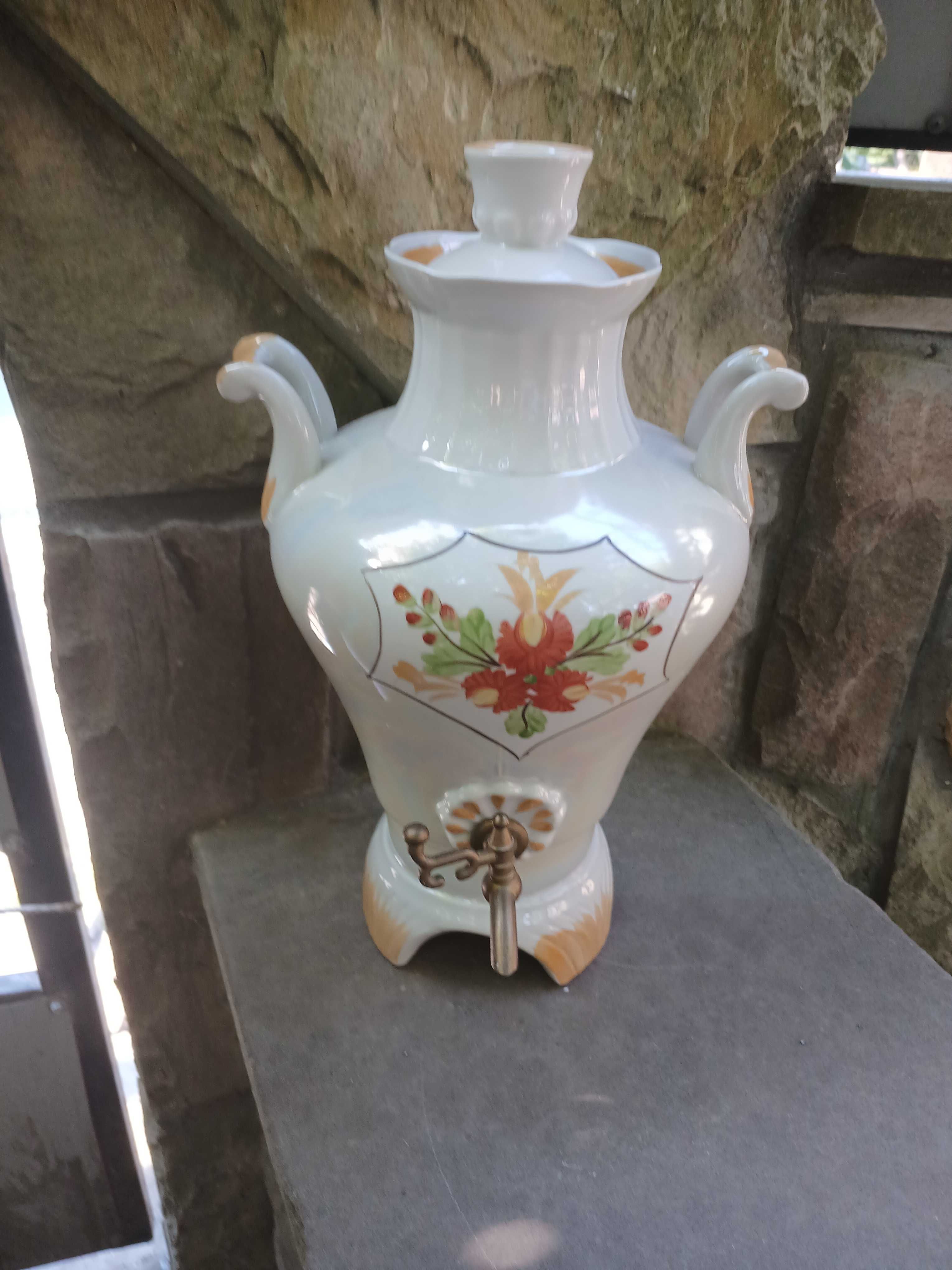 Самовар електричний часів СРСР.