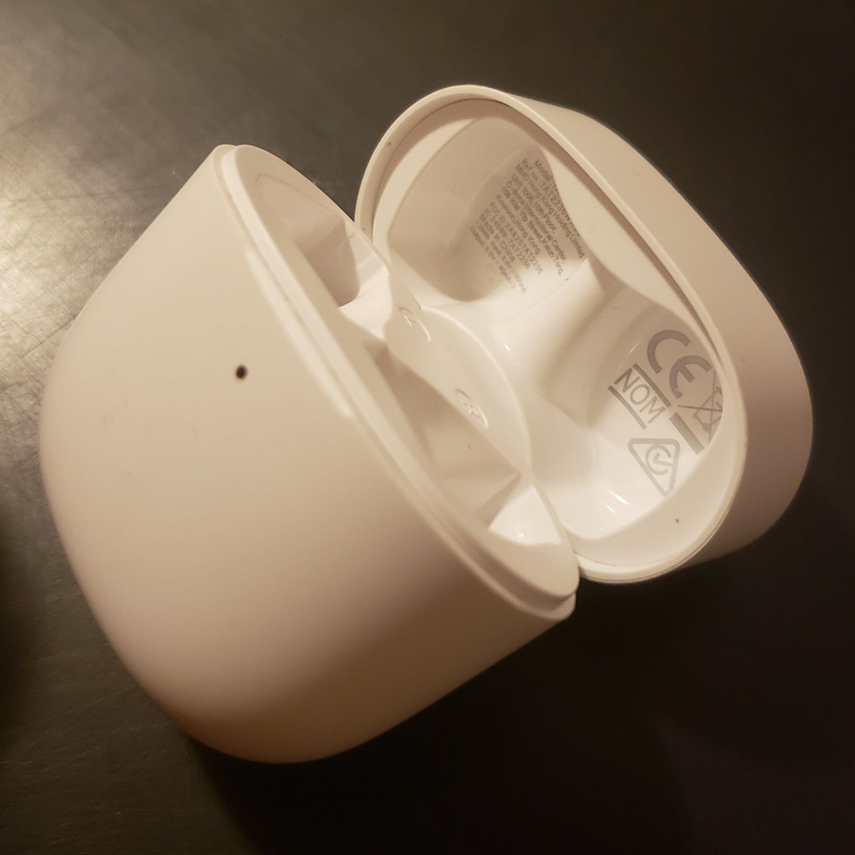 Carregador para auriculares Bluetooth Philips TAT2236