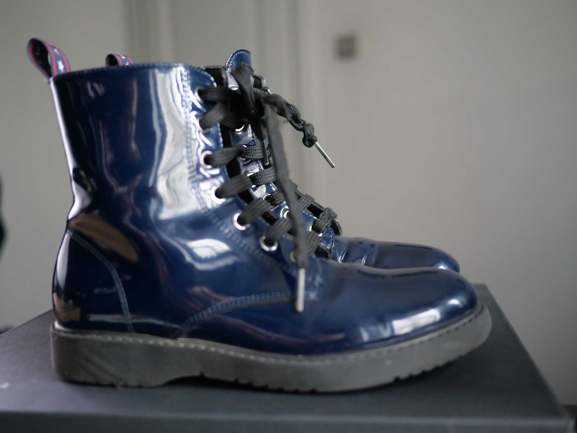 Glany Tommy Hilfiger Lace-Up Boot 800 Blue roz.34
