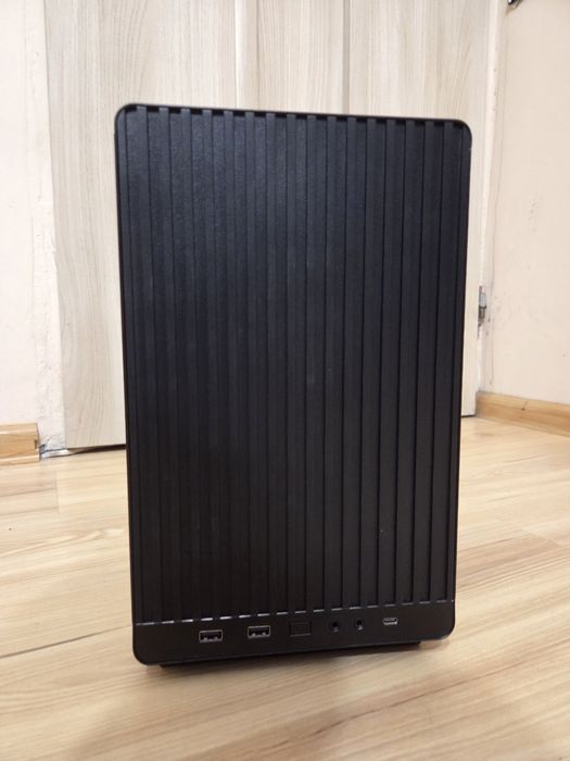 Lian li a3 czarna obudowa