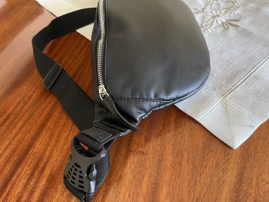 Бананка нова чорна,нагрудна сумка.