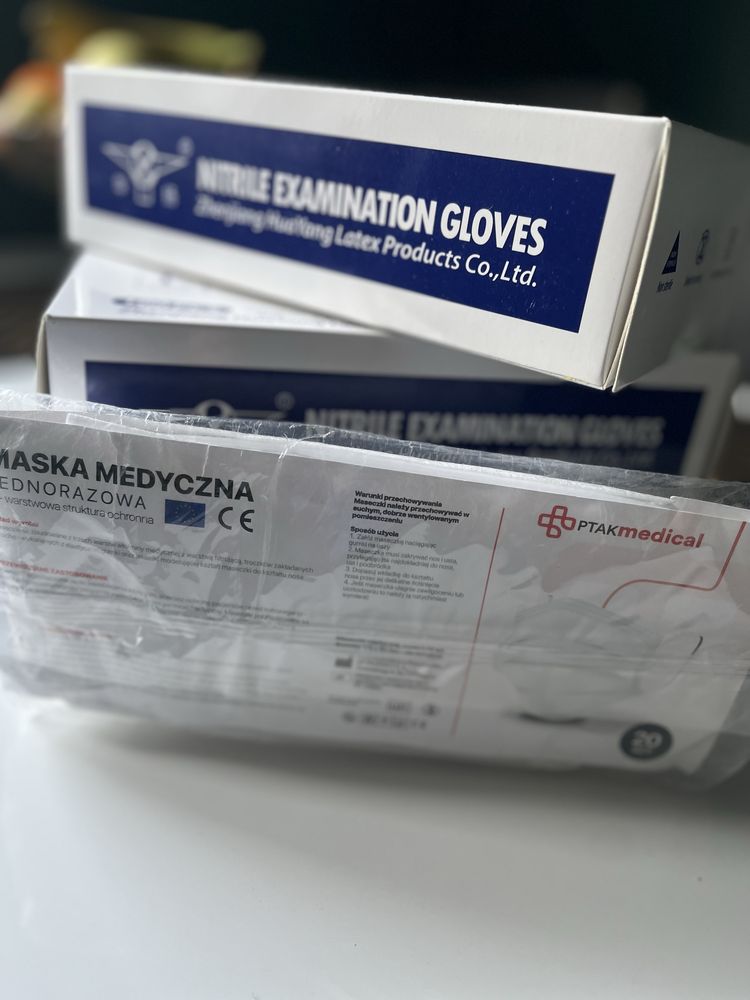 3kartony rekawic nitrylowych plus 20szt. Maseczek ochronnych