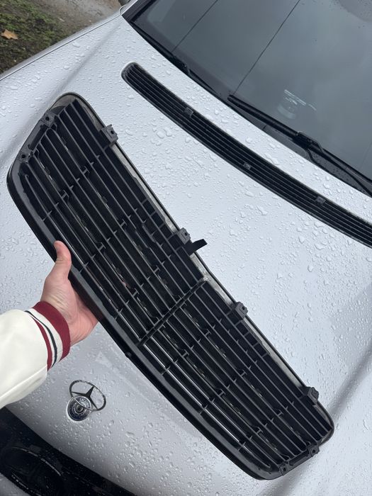 Решітка радиатора w203 c-180