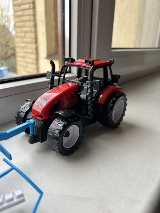 Трактор новый