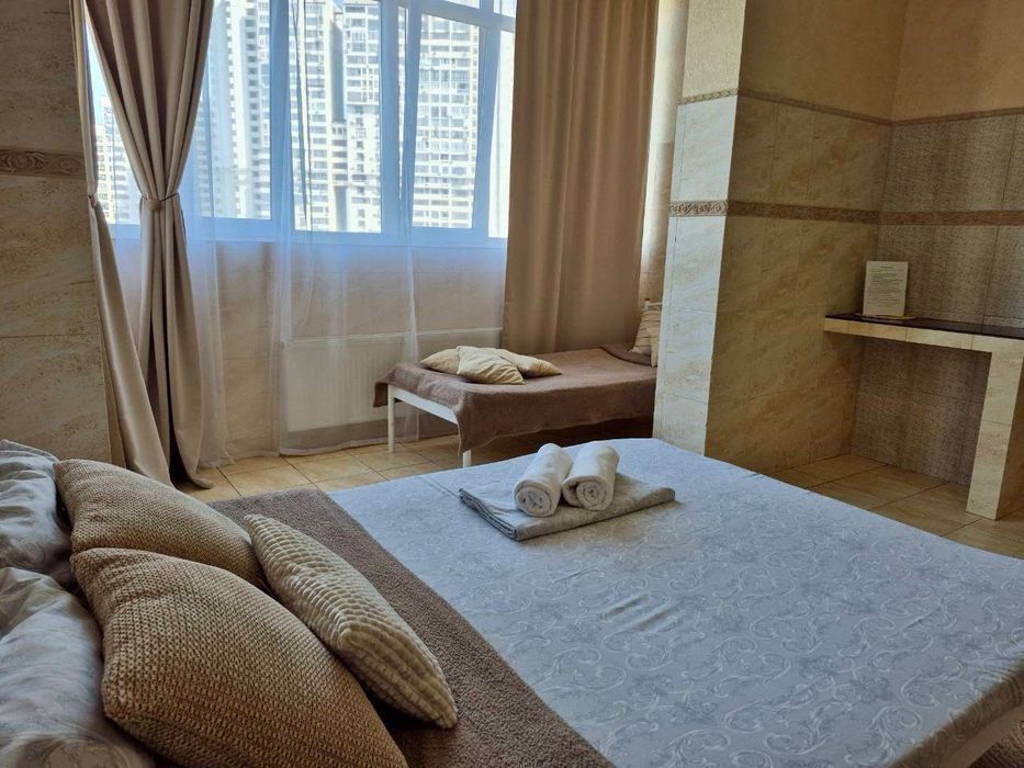 ВІЛЬНА ЗАРАЗ 1к метро Печерська Квартира Подобово Погодинно Центр