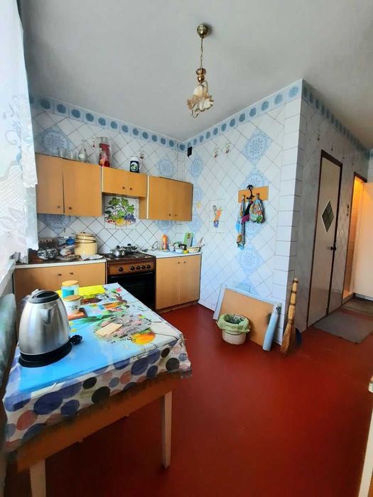 HE S4 Продам 3 комнатную квартиру метро Роганский ж/м ул. Луи Пастера