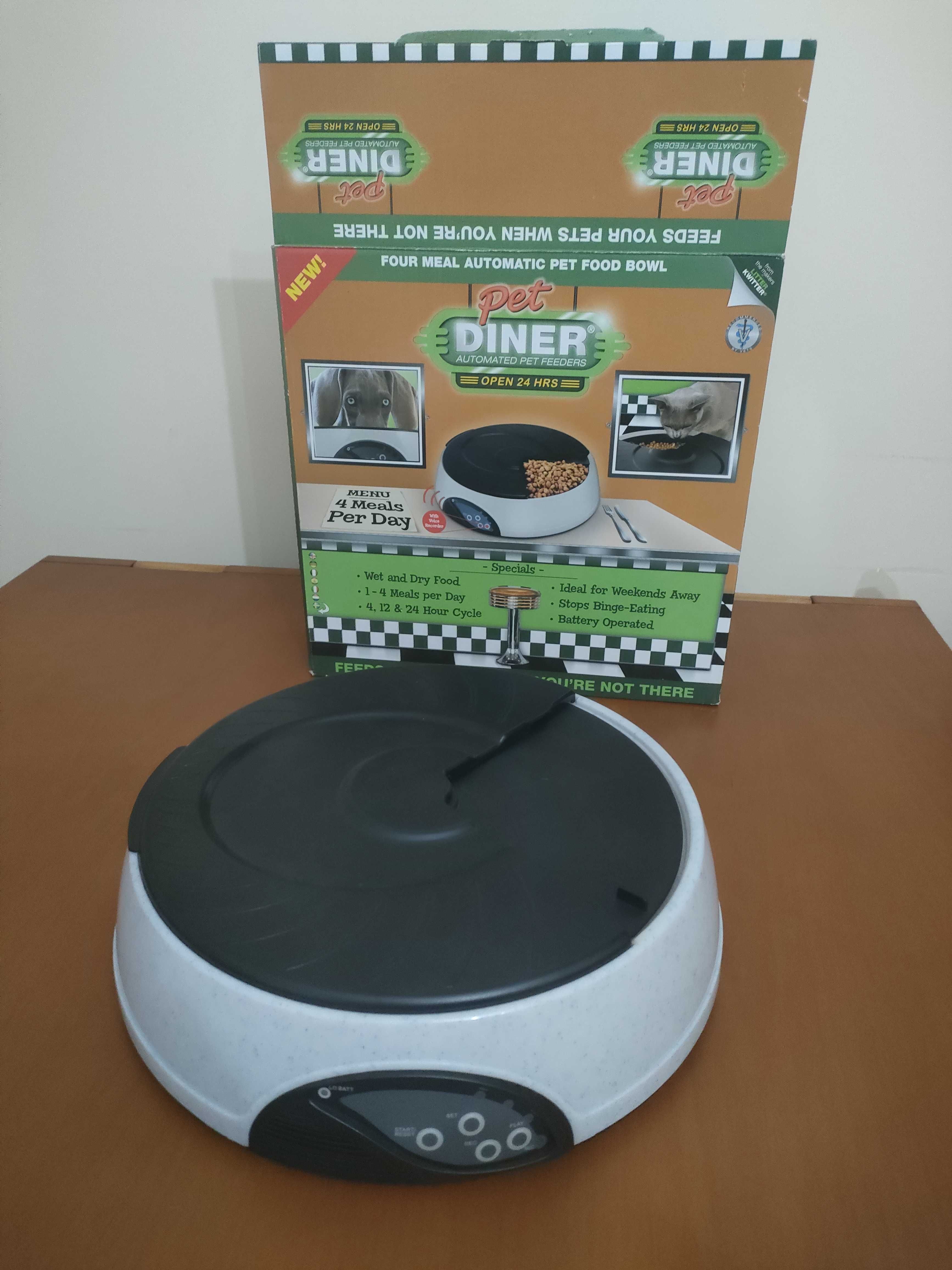 Comedouro/dispensador automático programável para animais