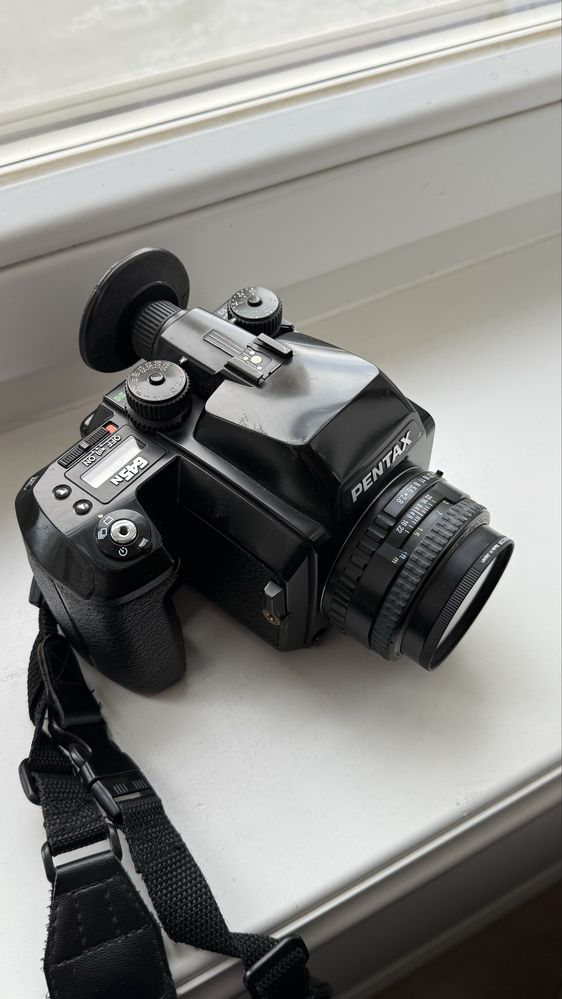 Aparat średnioformatowy Pentax 645N + Pentax FA 75mm 2.8 z autofokusem