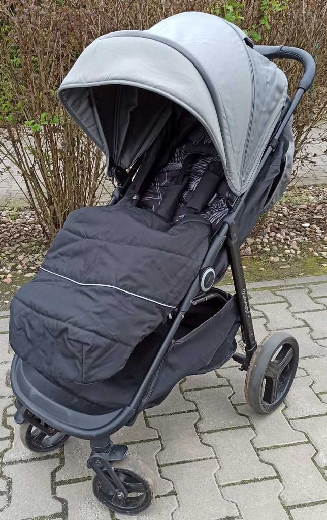 Wózek spacerowy Baby Design COCO 2021 z miękką wkładką