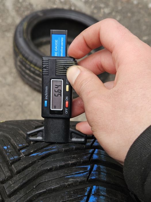 Шины БУ 215 50 R 17 Michelin cross climate 2 комплект всесезон