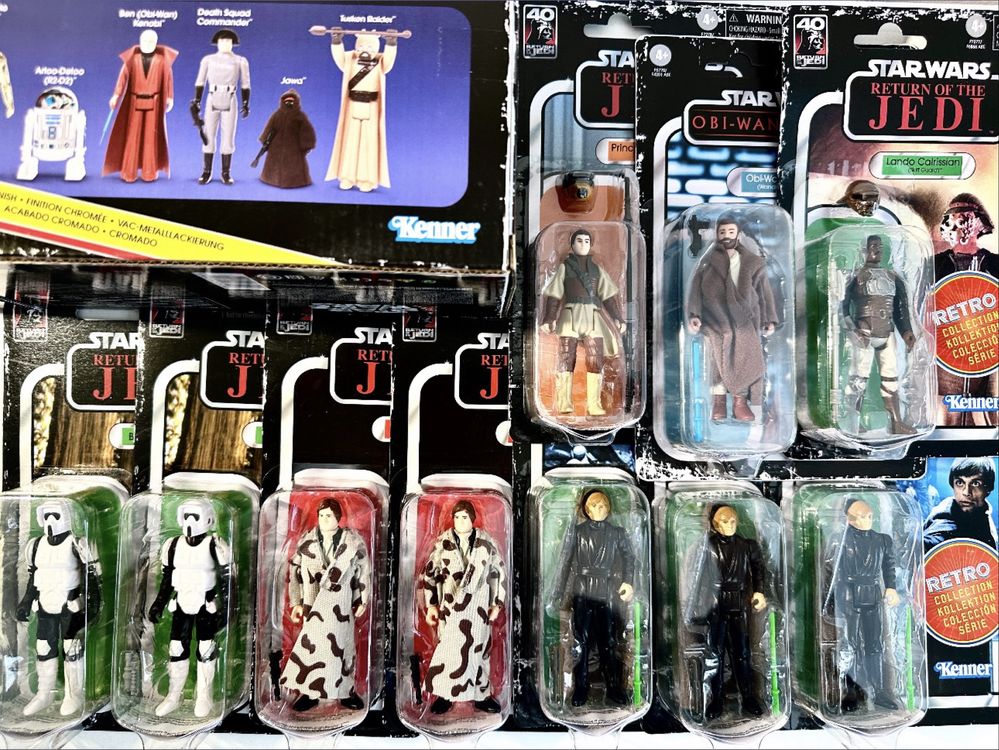 Conjunto de dez figuras Star Wars Retro Collection e caixa Multipack