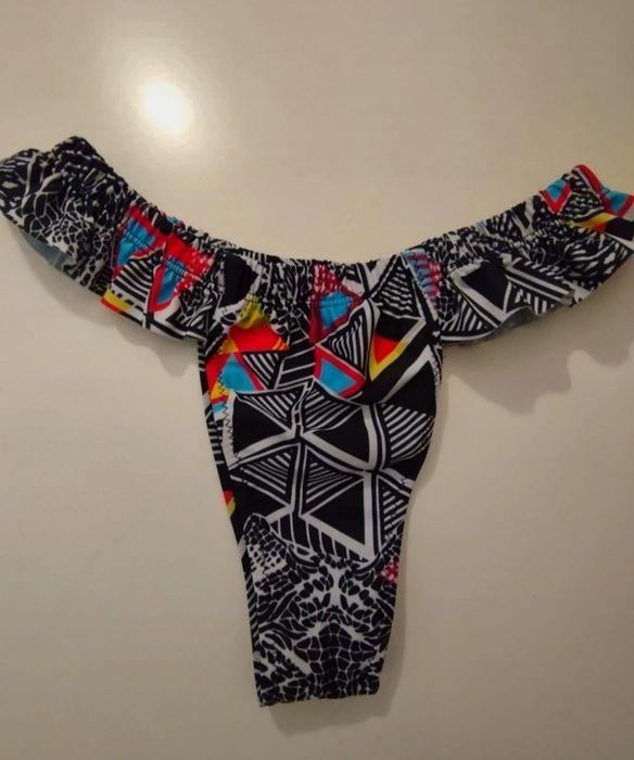 Bikini Brasileiro Folhos Novo