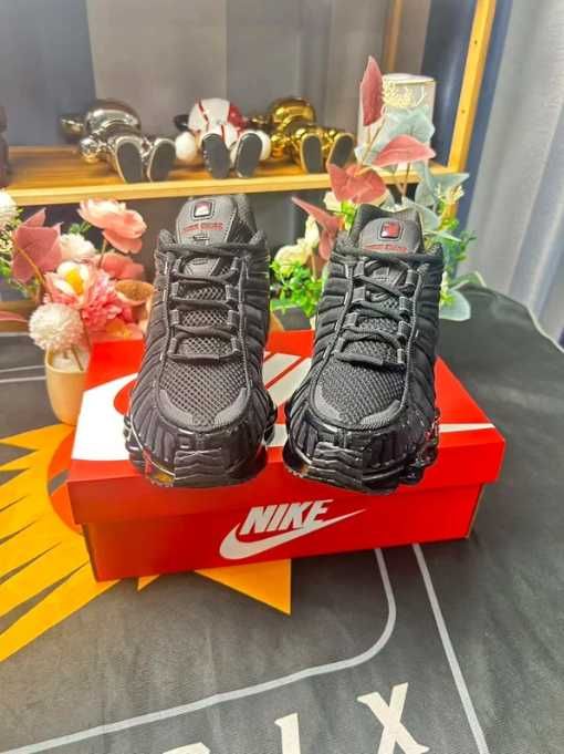 Buty sportowe Nike Shox TL Black R.39