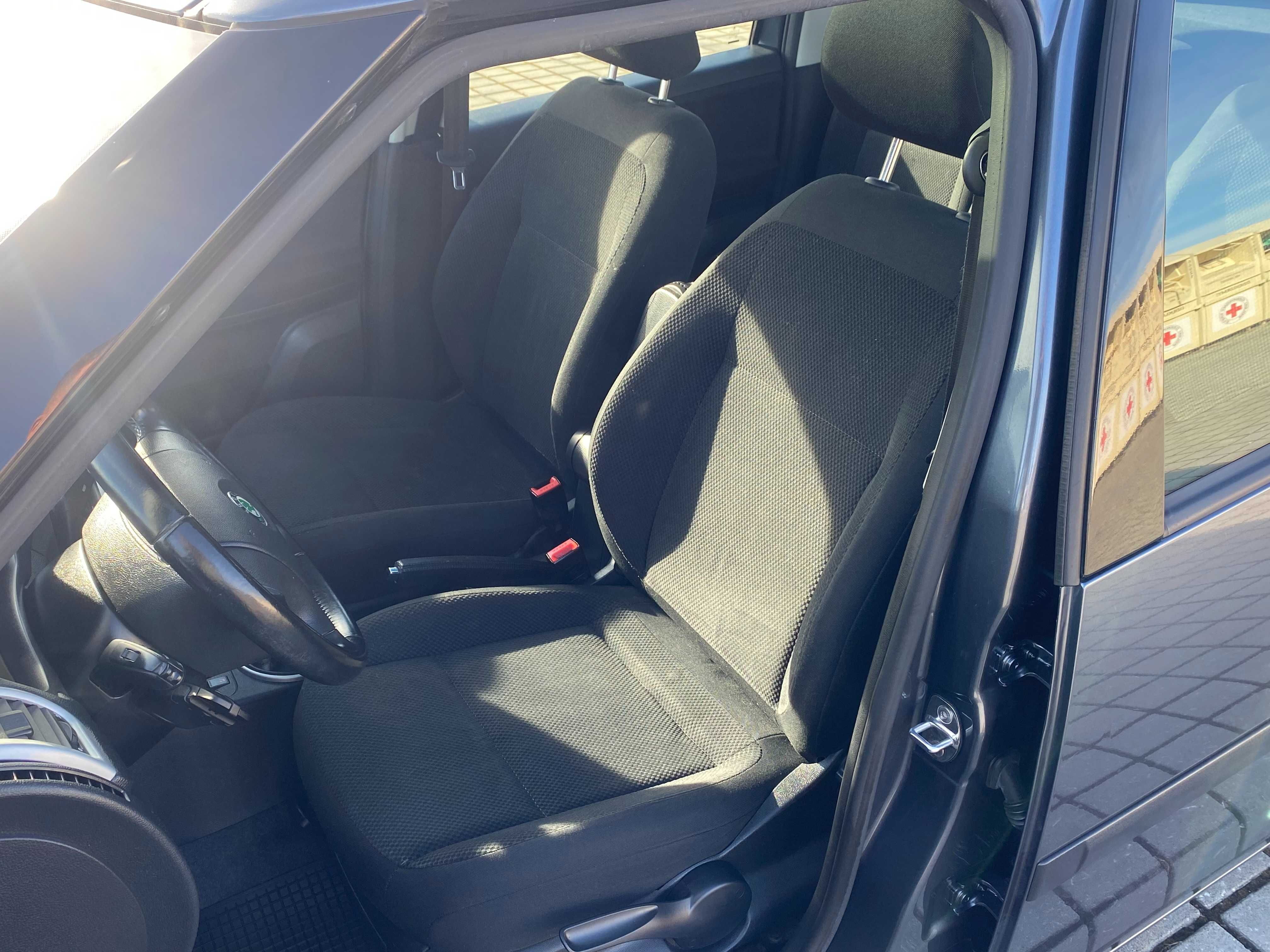 SKODA ROOMSTER2009 poj.1.6 bezn.MPI 102 KM klimatron panorama dach pdc