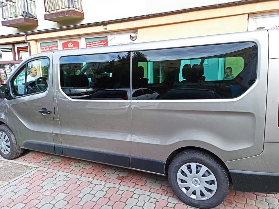 Wynajem busa 9 osobowy