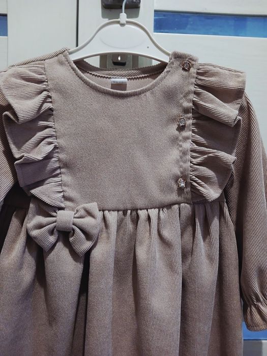 Чудова сукня для дівчинки 98р