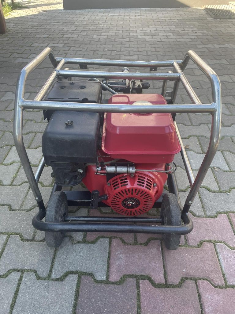 Agregat JCB z silnikiem Honda 20l/min