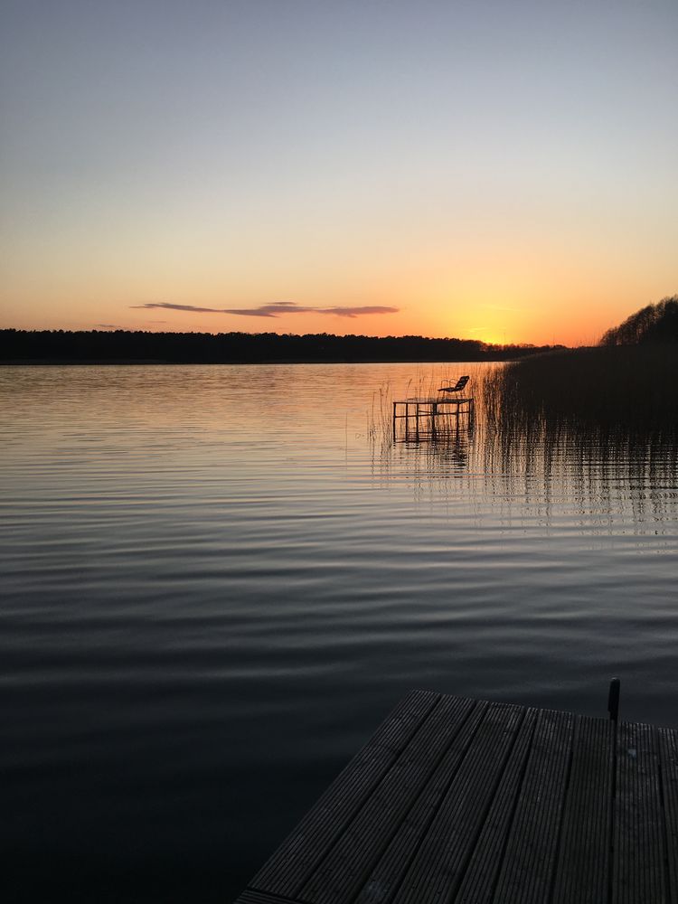 Wynajmę domek letniskowy rekreacyjny  drewniany nad jeziorem kominek .