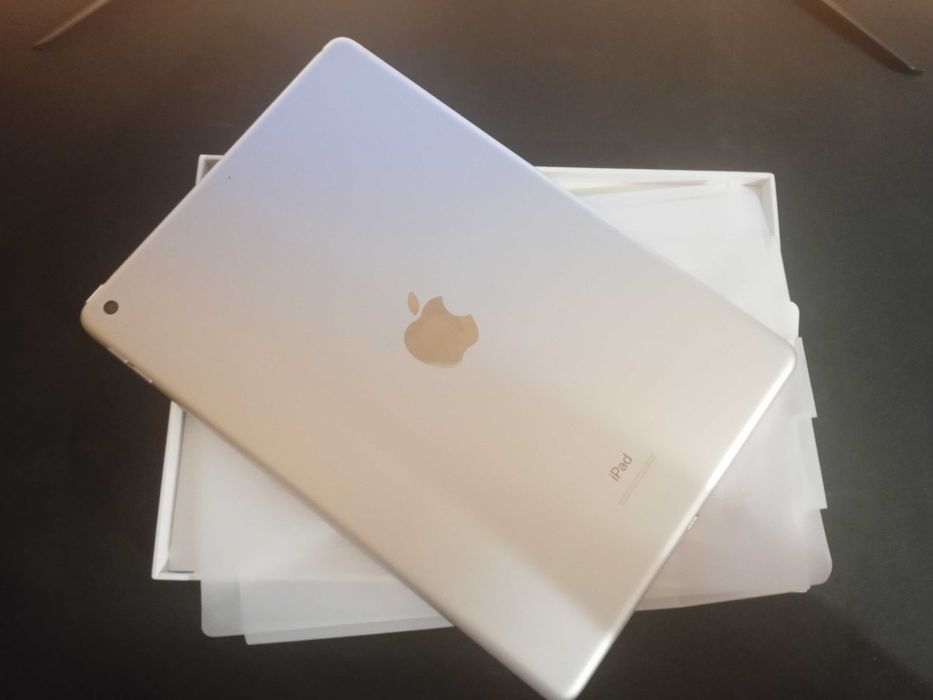 Планшет Apple iPad 10.2" 2021 Wi-Fi 64GB