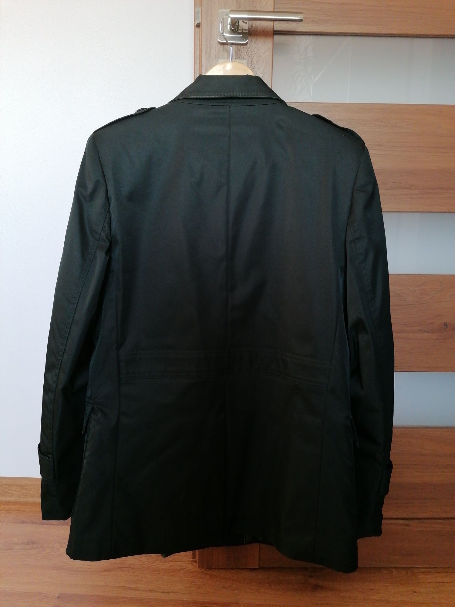 Elegancki czarny męski ocieplany prochowiec kurtka z kieszeniami M