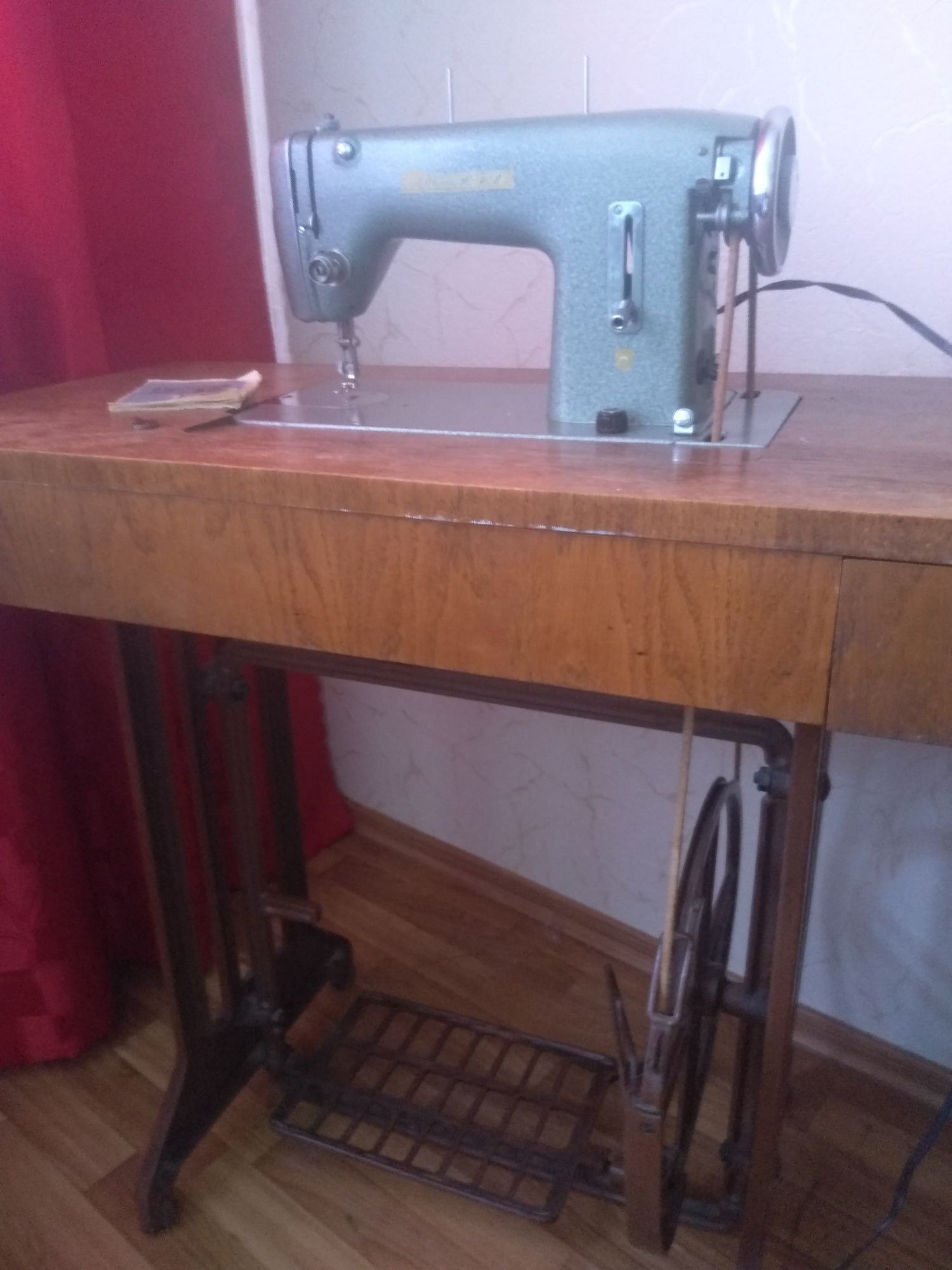 Швейная машина Minerva 124 советского периода
