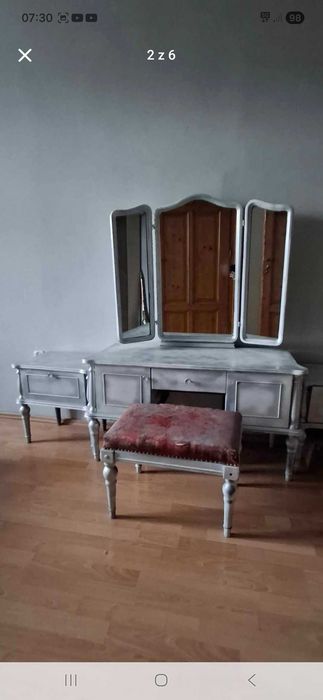 Prl meble/toaletka z lustrem plus pufa i dwie szafki nocne