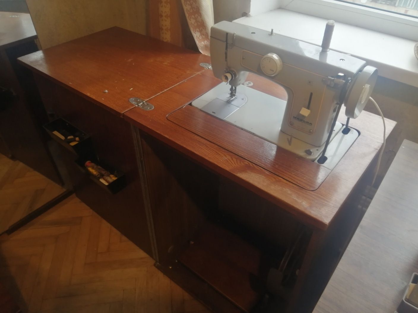 Швейна машинка Мальва з електроприводом