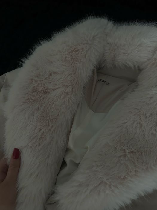 Повністю нова жіноча куртка