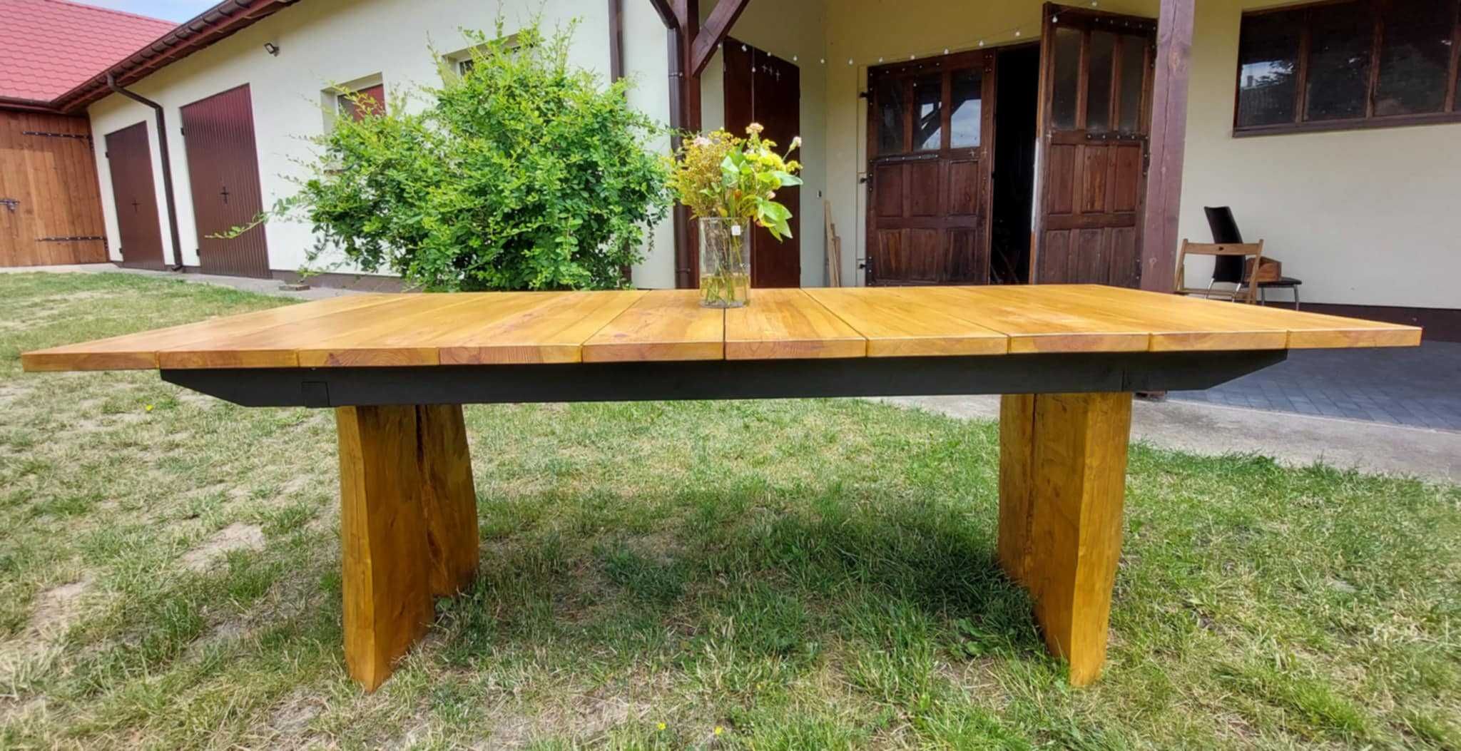 Stół Sosnowy z Nogi z Pieńka - Elegancja w Naturalnym Stylu