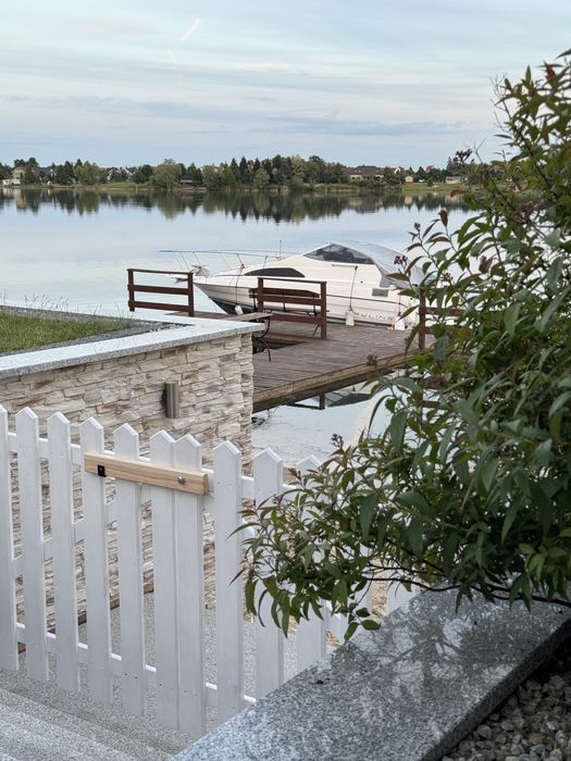 Wymarzony domek nad jeziorem z prywatną plażą i jacuzzi