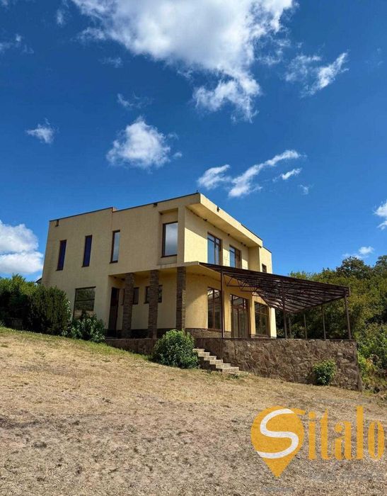 Продаж будинку на березі Дніпра!